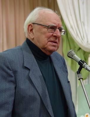 Леонид Силантьевич Рахалов — заместитель председателя совета ветеранов МО «Пискаревка», писатель и поэт